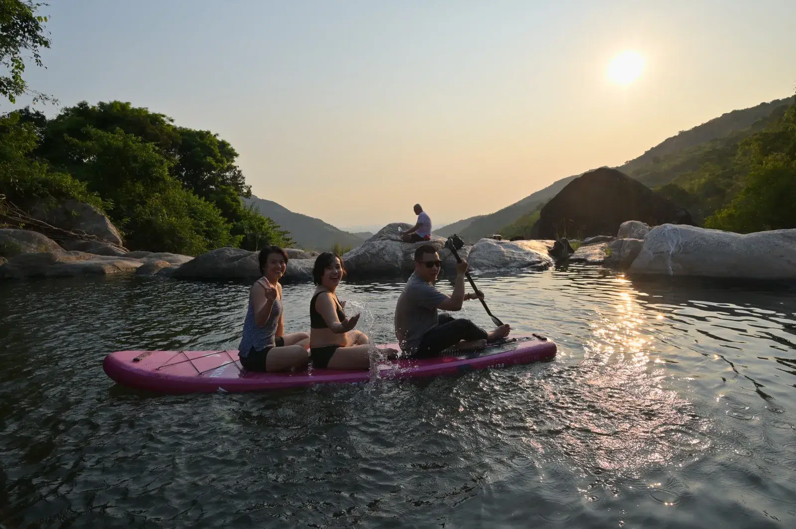 Kiền Kiền – Hòn Đỏ 2N1Đ